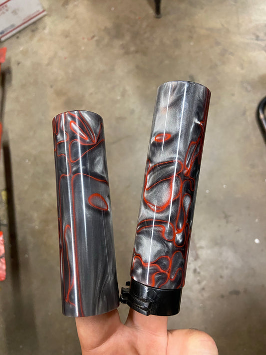 Grips in ”Death Dealer” Pearl