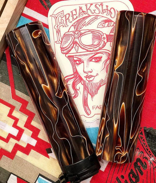 Grips in “Bog Brown” pearl