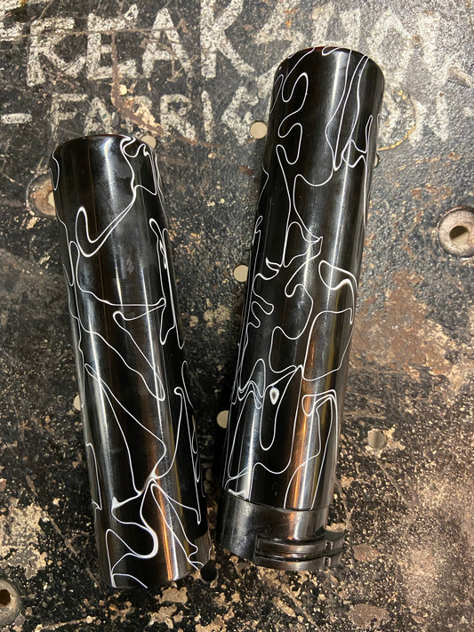 Grips in “80’s Bathroom Wallpaper “