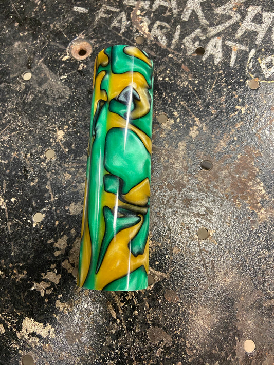 Grips in ”leprechaun” Pearl