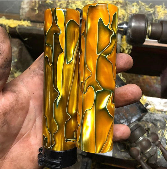 Grips in “Goblin Gold” pearl