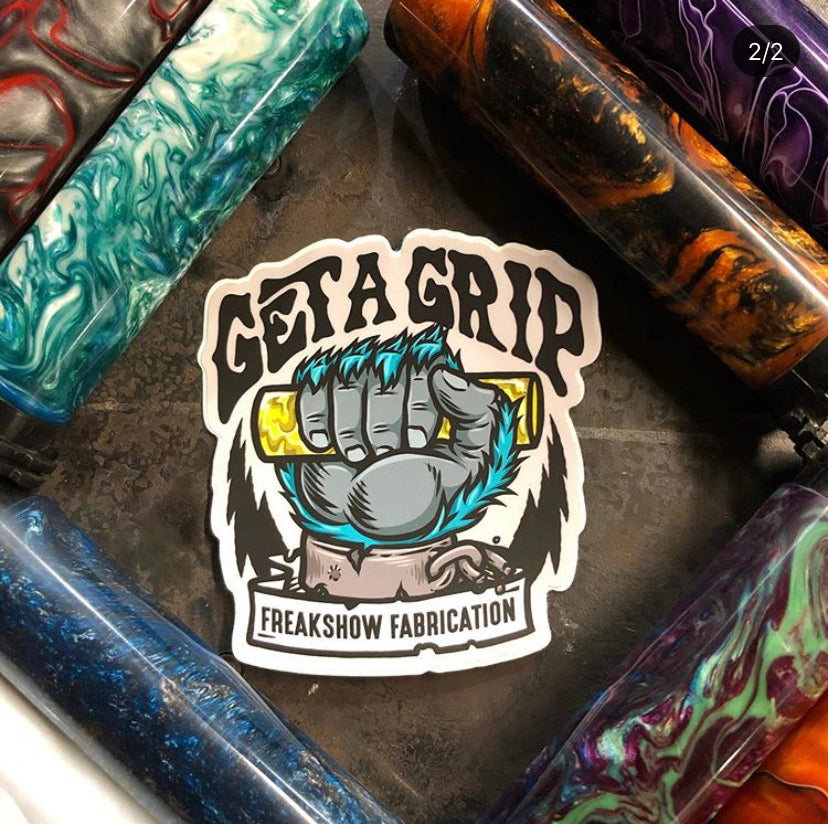 Grips in “Frost Giant” pearl blue