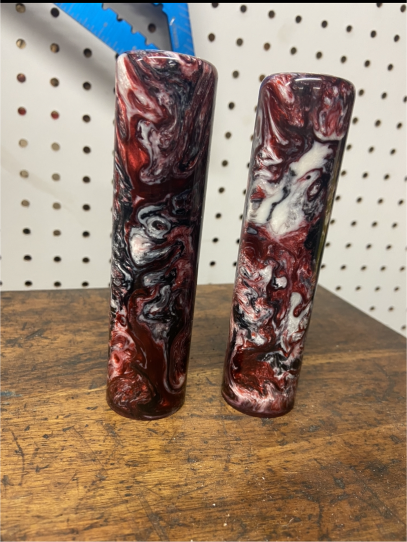 Grips in “Ghoul’s Blood “ multi pearl swirl